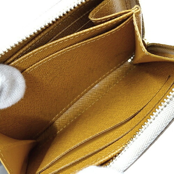 LOUIS VUITTON Beige Wallet - Picture 8 of 11